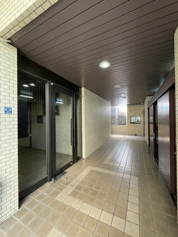 ライオンズマンション浅草駅前　5階のエントランス