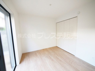 【洋室】 | 現地写真（１号地１階洋室）南向きですので、陽あたり良好です♪