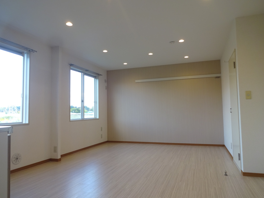 ルミエールエビナ