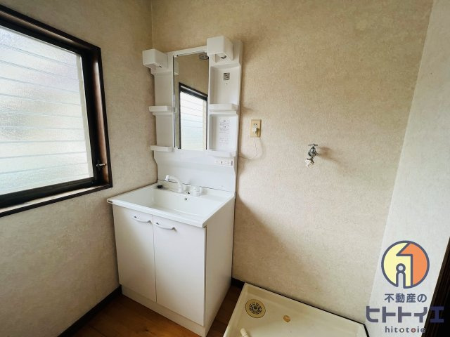 平島アパートの洗面所