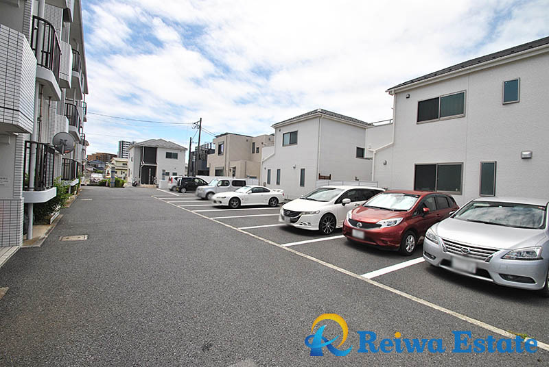 ラポール茅ヶ崎今宿の駐車場