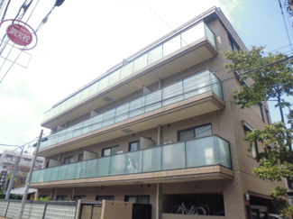【外観】 | 鉄筋コンクリート造のがっちりとした建物。