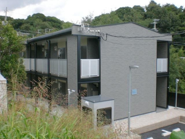 神戸市須磨区車字奥中ノ尾のアパートの外観