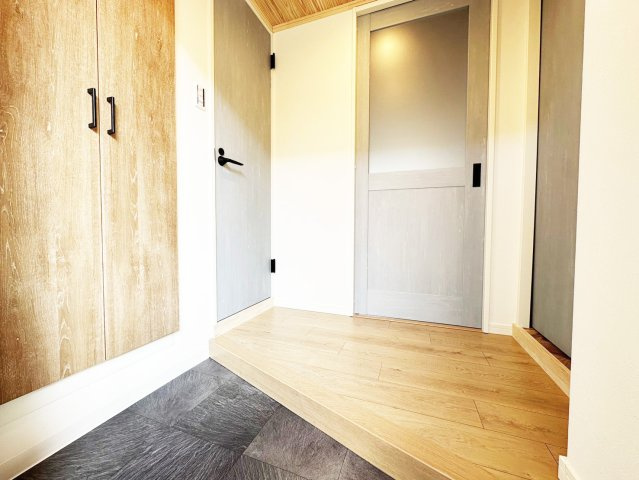 サニーハイツ塔南　2階の玄関