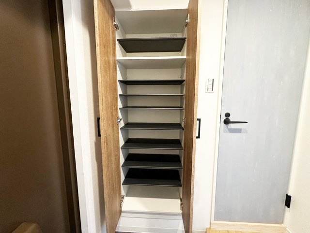 サニーハイツ塔南　2階の収納