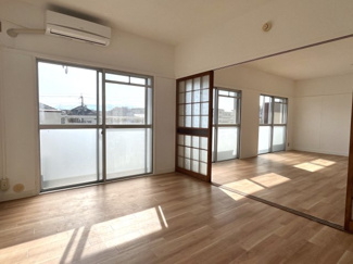 【居間・リビング】 | ヴィラナリー日田 | おしゃれなリビングです