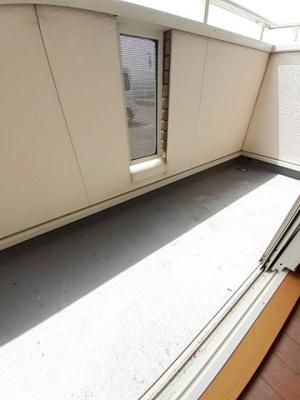 【バルコニー】 | トゥールコネッサンス | 落ち着いた時間を過ごせるバルコニーです