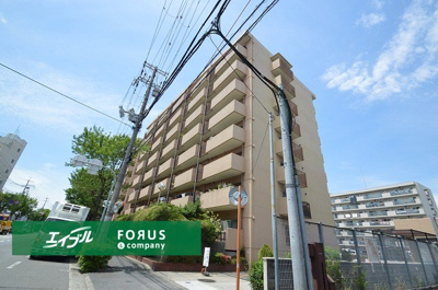 【外観】 | 吹田ロイヤルマンション | 物件を比較検討したいお客様には、「物件比較見学プラン」をご用意しております。こちらの物件だけでなく、お客様の希望に沿った物件を、いくつかまとめてご案内させて頂きます。