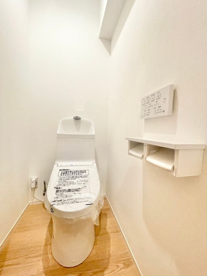 【トイレ】 | 吹田ロイヤルマンション | こちらのサイトに掲載されている全ての物件が、当社にてご紹介可能です！気になる物件がありましたら、弊社スタッフまでお気軽にお問合せ下さいませ。
