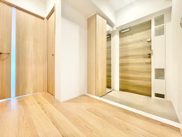 【玄関】 | 吹田ロイヤルマンション | エイブルだけの嬉しいサービス、ご用意しております。詳細は、お気軽に当社までお問合せ下さいませ！