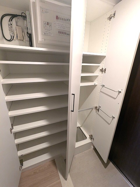 ParkAxis上野グレイスコートの玄関