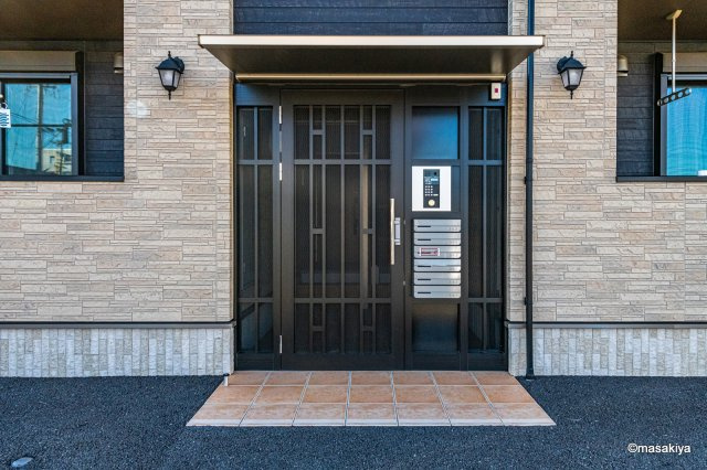 メゾンデフレールのエントランス|エントランス　オートロック付き