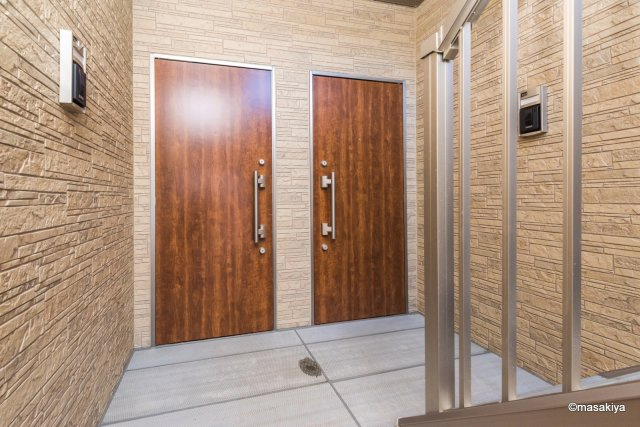 メゾンデフレールのエントランス