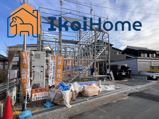 明石市二見町西二見第19　2号棟　新築のエントランス|●年中無休：当日予約可●お出かけに使う道具を収納できるスペースがあります。アウトドアな方も安心です。