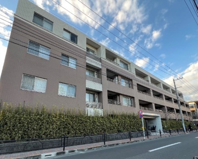 【外観】 | ガ－デン鷺ノ宮 | 鉄筋コンクリート造のがっちりとした建物。