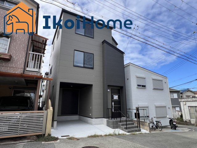 明石市魚住町西岡　新築の外観|JR魚住駅まで徒歩10分の好立地です♪オシャレな外観のこちらは3階建で眺望も良好です◎