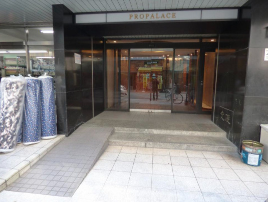 プロパレス安土町ビルのエントランス|落ち着いたエントランスです