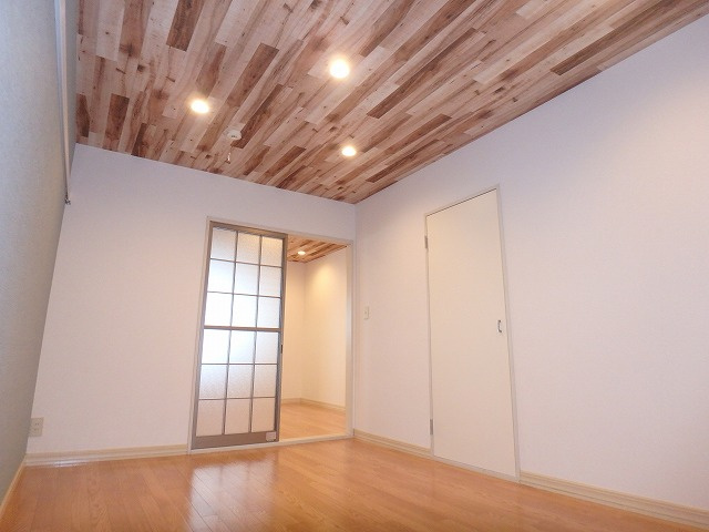 エステート新宿A