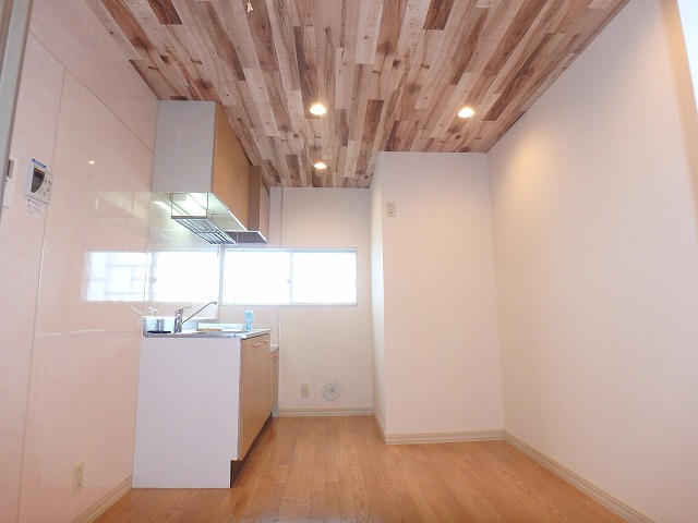 エステート新宿A