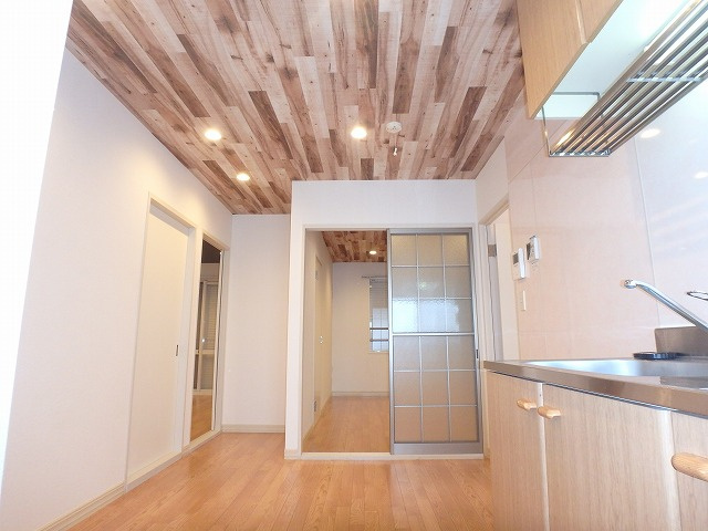 エステート新宿A