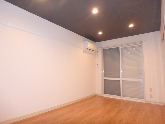 エステート新宿A