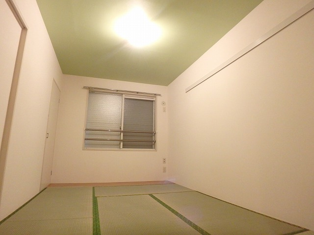 エステート新宿A