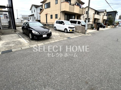 【駐車場】 | メゾン宝佳B | 駐車場に車を止められます