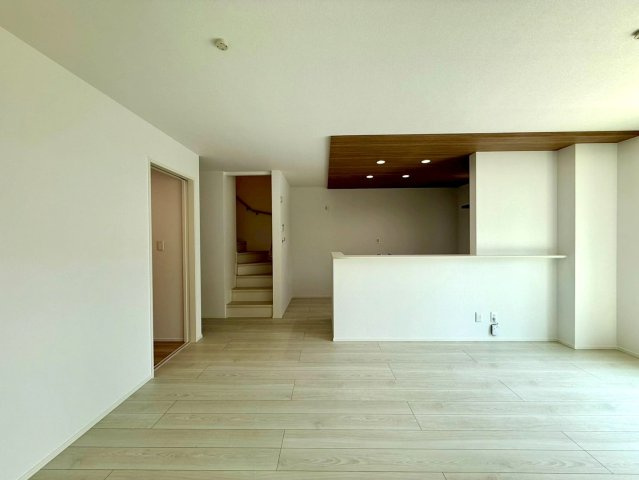 高知市大谷公園町2期1棟の居間・リビング