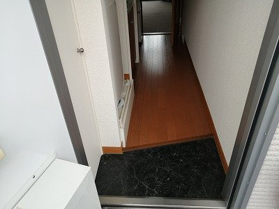 レオパレスジュノス芦屋の玄関|シンプルで使いやすい玄関です