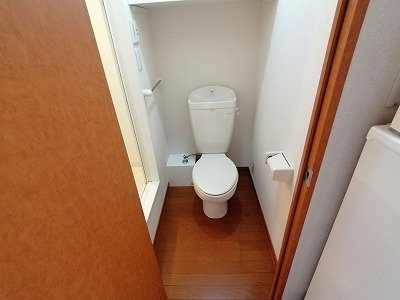 レオパレスジュノス芦屋のトイレ