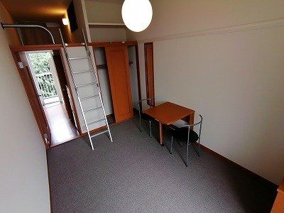 レオパレスジュノス芦屋の居間・リビング|ゆったりとした居間です