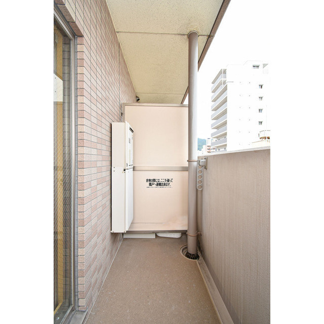 ロイヤルヒル神戸三ノ宮Ⅱのバルコニー|バルコニーがあります