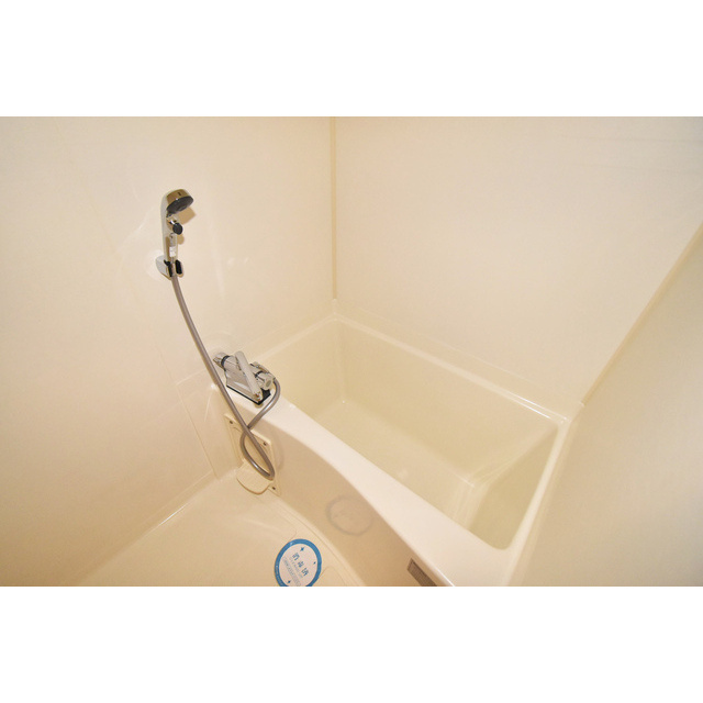 ロイヤルヒル神戸三ノ宮Ⅱの浴室|ゆったり過ごせるお風呂です