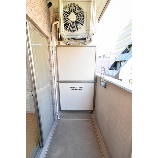 ロイヤルヒル神戸三ノ宮Ⅱのバルコニー|お洗濯にも便利なバルコニー付き