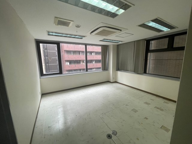 みなと元町ビルの内装|おしゃれな内装です