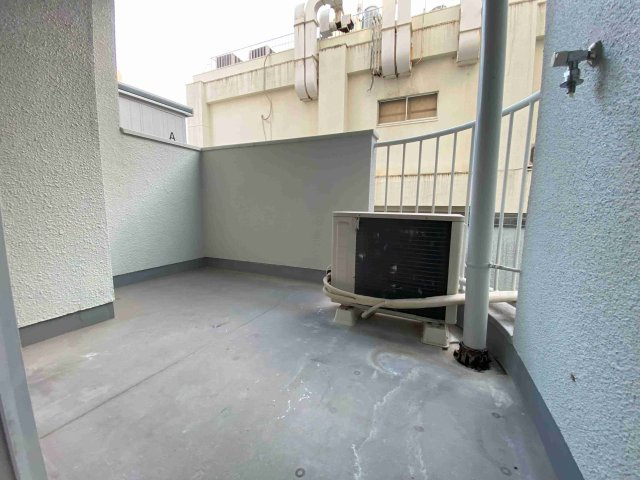 東門エースタウンビルのバルコニー|お洗濯にも便利なバルコニー付き