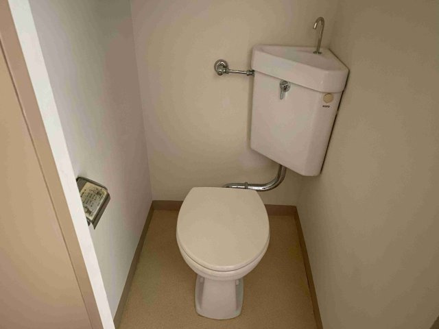 東門エースタウンビルのトイレ|ゆったりとした空間のトイレです