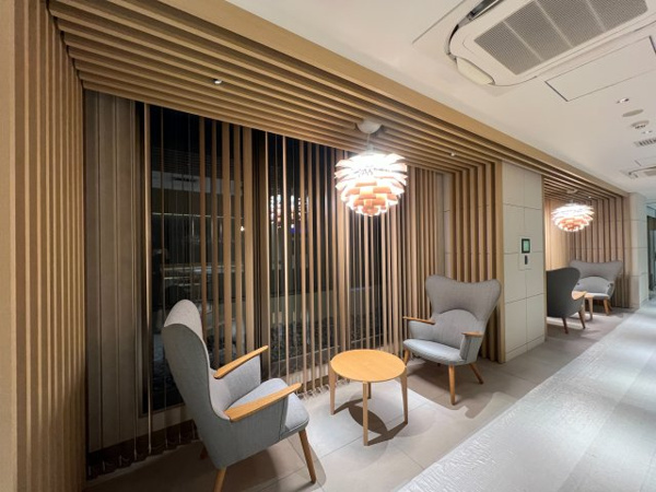 【ロビー】 | 【ラウンジ】車の待ち合いなど、多様なニーズに対応！