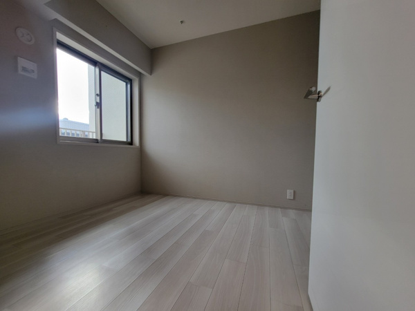 【洋室】 | 【洋室】約5.0帖の洋室！クローゼット付き！