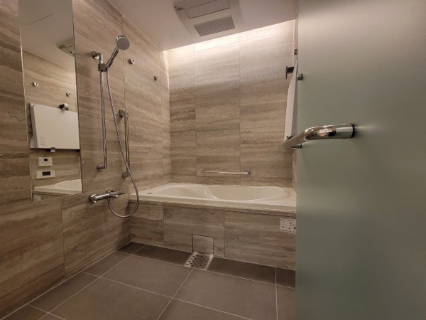 【浴室】 | 【風呂】マイクロミスト機能付浴室暖房乾燥機付き！イタリア製のタイル採用☆