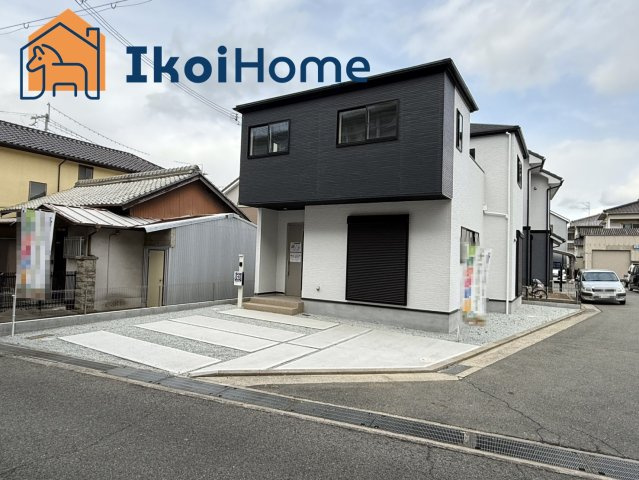 明石市二見町東二見　新築一戸建　７期１棟の前面道路含む現地写真|●年中無休：当日予約可●敷地約38坪の角地で広々しております。駐車場は並列2台。車種により3台可！