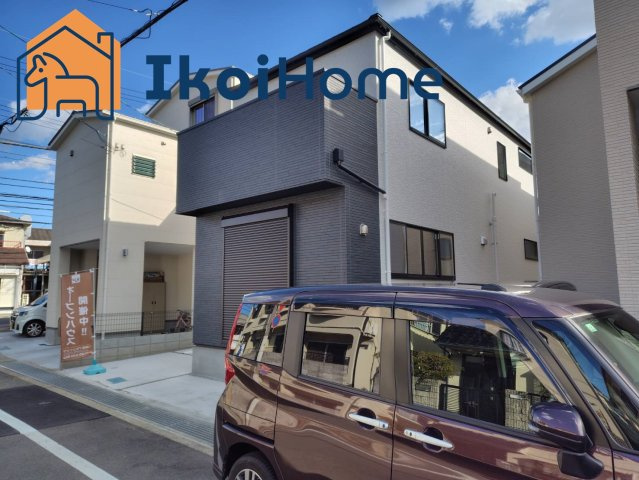 明石市西明石北町1丁目　2期　1号棟　のエントランス|"前面道路は7M幅で広々しています。駐車がし易く、車の対面のすれ違いも楽にできます。
"