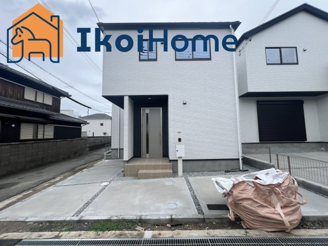 明石市大久保町西島　新築戸建　10期2号棟の駐車場|●年中無休：見学時間9:00～20:00・当日予約可●駐車場はL字2台になります。普通車2台可能です