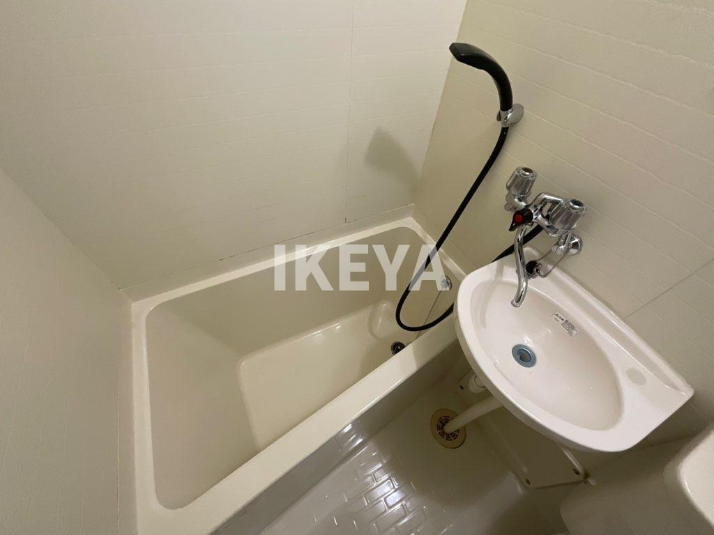 新城ビルの浴室