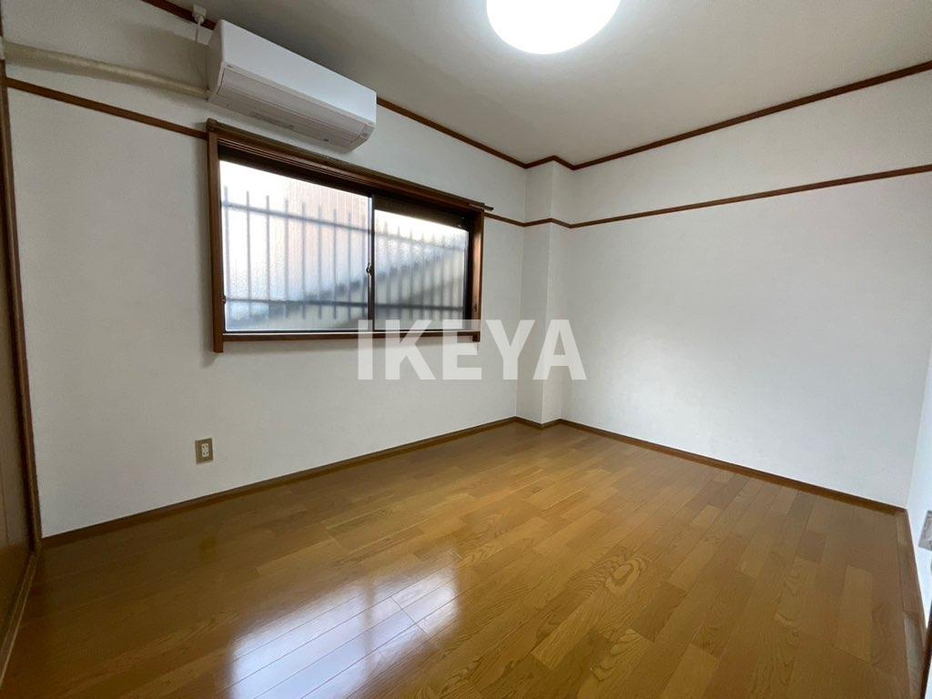 新城ビルの居間・リビング