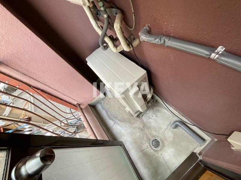 新城ビルのバルコニー