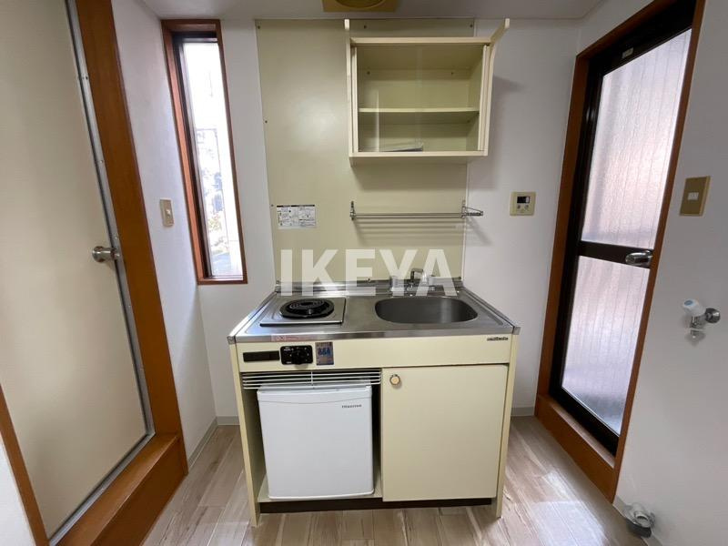 新城ビルのキッチン