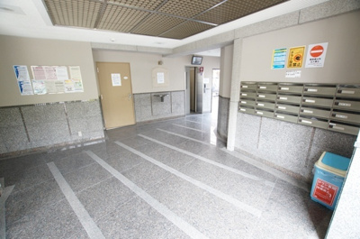 【エントランス】 | シャトー三木第３ | エントランスのロビーです