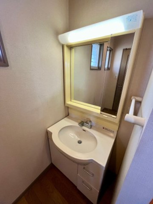 【洗面所】 | 安佐南区毘沙門台二丁目　戸建 | 2階洗面　