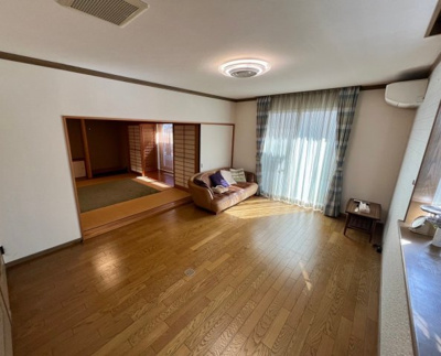 【居間・リビング】 | 安佐南区毘沙門台二丁目　戸建